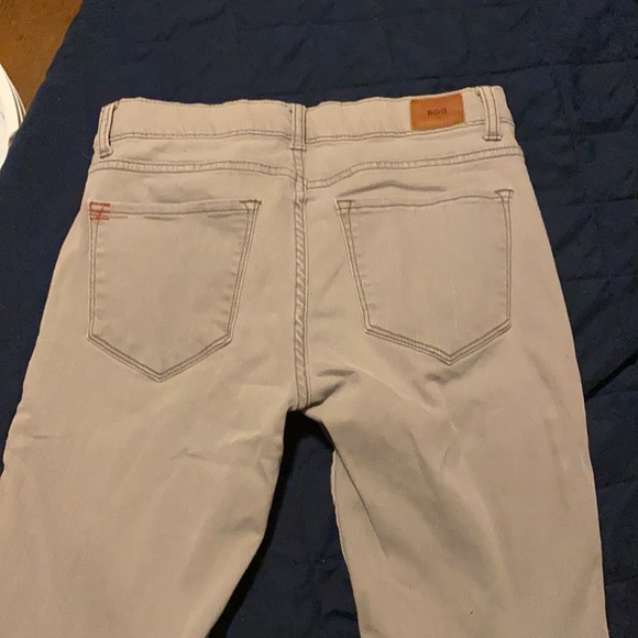 Light grey BDG skinny’s - Picture 3 of 4
